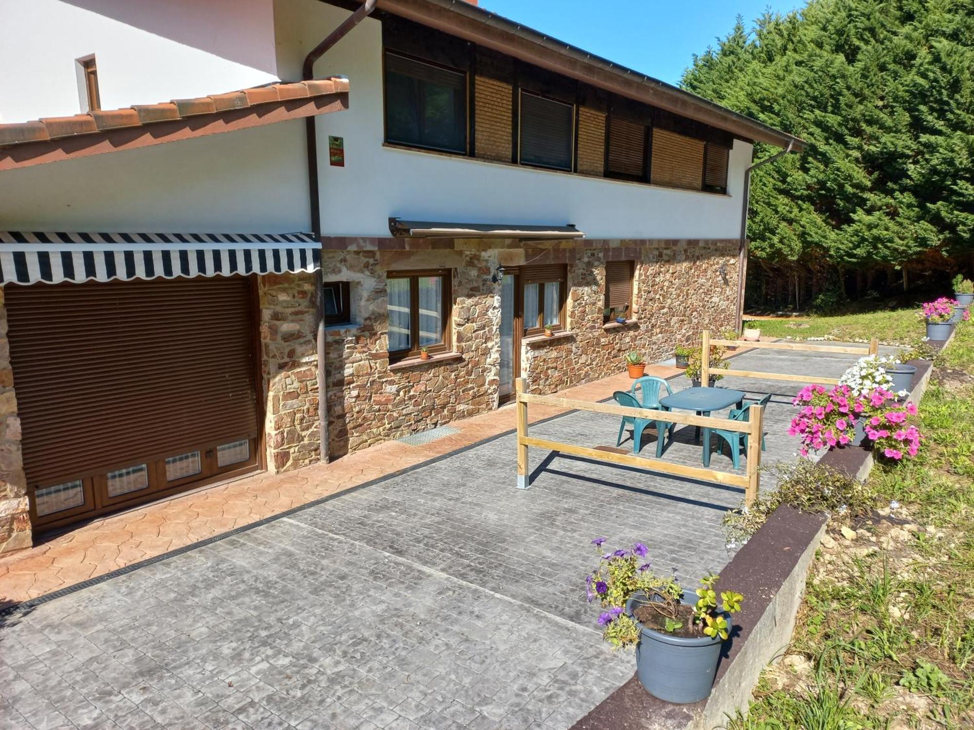 Apartment Caserio Ea Ea